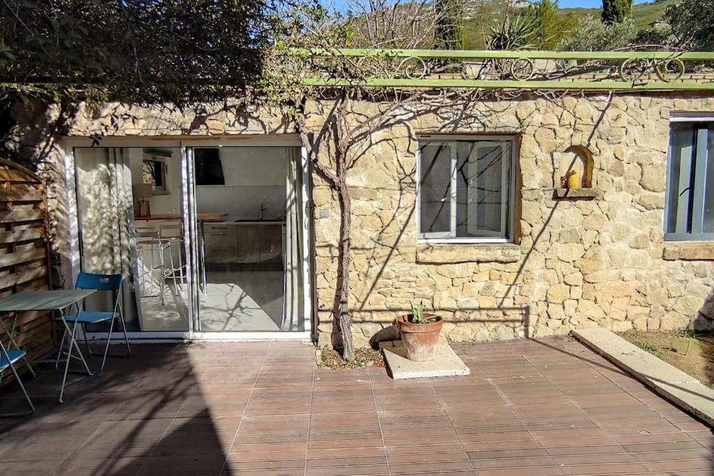 Charmant Studio Independant Dans La Colline Eyguieres Экстерьер фото